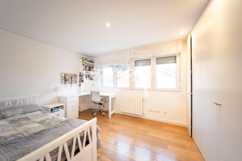 Foto 00a2b6ad-845c-4eb5-b3f8-fc1e0bbc1e0a. Casa aparellada amb calefacció aparcament piscina a Rozas de Madrid (Las)