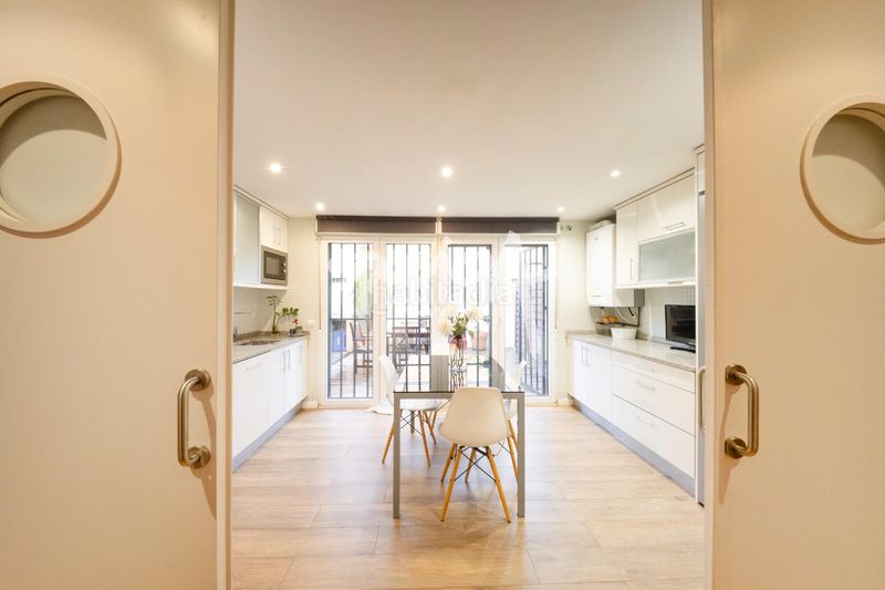 Foto 323cf46a-b2b0-49d8-a815-e3dfd6bbc943. Casa aparellada amb calefacció aparcament piscina a Rozas de Madrid (Las)