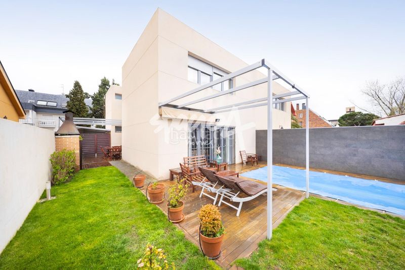 Foto 32a2475d-e339-4c06-a692-63b6fadbc846. Casa aparellada amb calefacció aparcament piscina a Rozas de Madrid (Las)