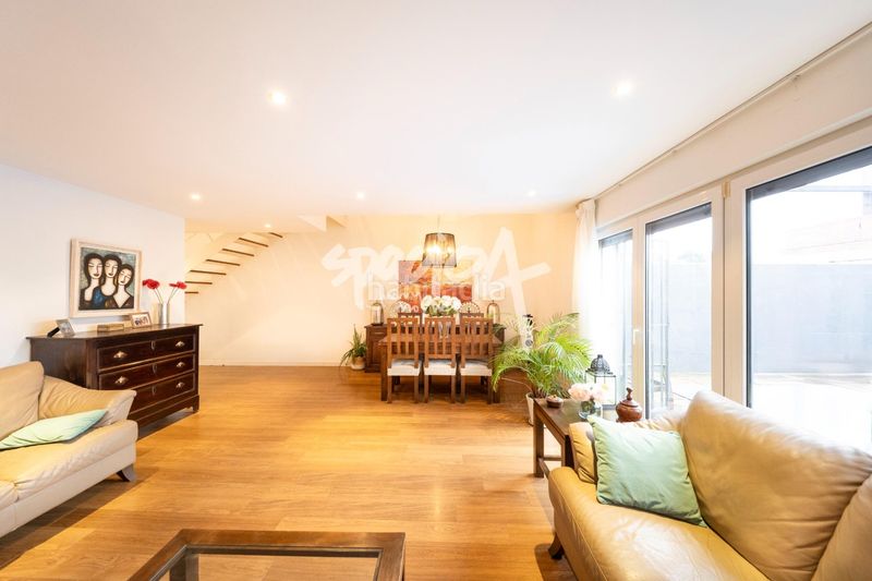 Foto 40eaad4b-abc5-4e71-8fb3-1690fc640ab1. Casa aparellada amb calefacció aparcament piscina a Rozas de Madrid (Las)