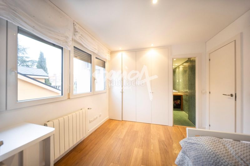 Foto e9fa8ace-8d56-4cd6-ae37-f1ae0e475693. Casa aparellada amb calefacció aparcament piscina a Rozas de Madrid (Las)