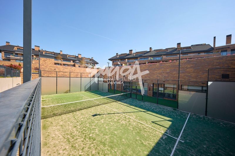 Foto 7fffe4ae-1324-4fe1-8d88-8b12016bf75a. Àtic amb calefacció aparcament piscina a Valenoso Boadilla del Monte