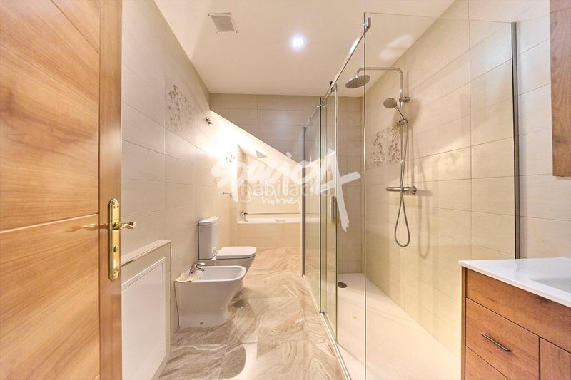 Foto e63830dd-e87f-4048-bd70-5ea5c5a7cceb. Xalet amb calefacció aparcament piscina a Centro-Manguilla Escorial (El)