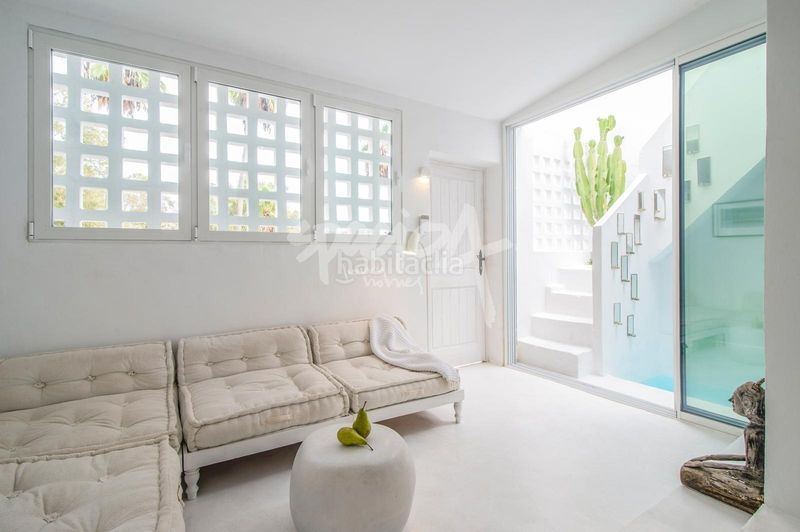 Foto 1ee04a84-7861-4853-9d88-f6d781a75095. Xalet amb piscina a Marbesa Marbella