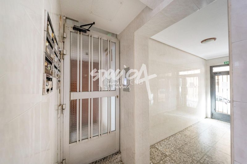 Foto c8a87ba3-b619-4190-bbfe-9c2437287eb5. Pis amb calefacció a Casco Histórico Alcalá de Henares