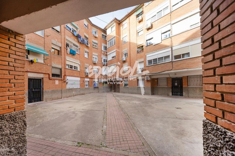 Foto f5b35871-6acb-4c39-9e05-5fc83ea87f58. Pis amb calefacció a Casco Histórico Alcalá de Henares