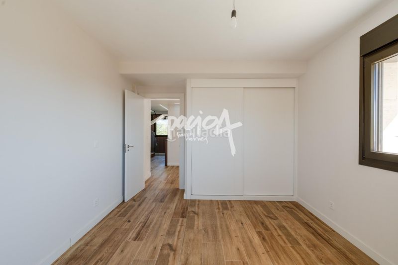 Foto 567ea852-8f7a-4712-88ac-b715c671f947. Casa aparellada amb calefacció aparcament piscina a Miraflores de la Sierra