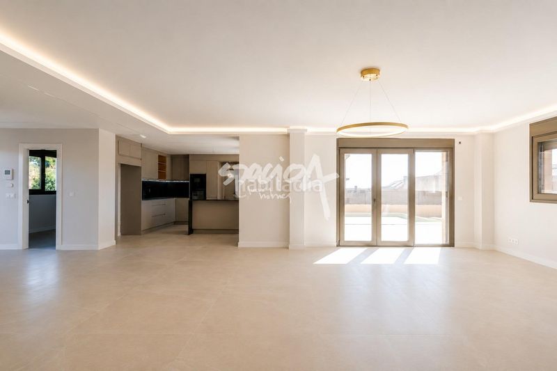 Foto 60bae888-dae5-4496-83d5-cf98b383528e. Casa aparellada amb calefacció aparcament piscina a Miraflores de la Sierra