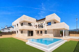 Towny house  Calle del solano. Chalet pareado de obra nueva en venta en los pinarejos