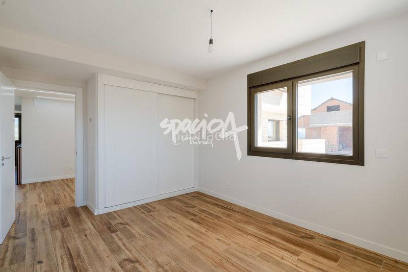 Foto 81658484-a751-4a02-8271-f0cda4801af2. Casa aparellada amb calefacció aparcament piscina a Miraflores de la Sierra