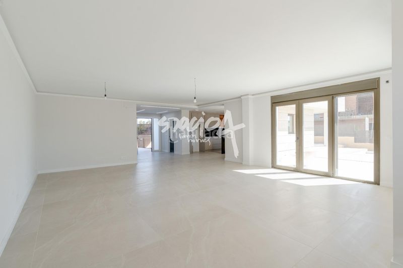 Foto a112553b-ed0d-4d47-90b8-d22da18fd3de. Casa aparellada amb calefacció aparcament piscina a Miraflores de la Sierra