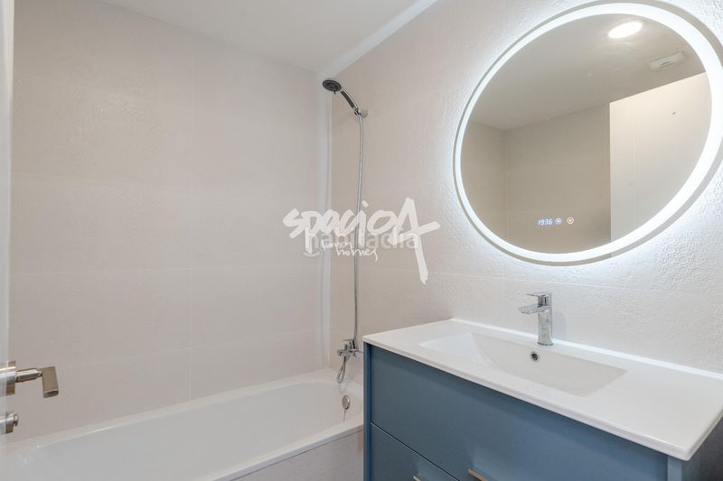 Foto f72eb7cc-36b7-42e7-ac0c-2826eb795c62. Casa aparellada amb calefacció aparcament piscina a Miraflores de la Sierra