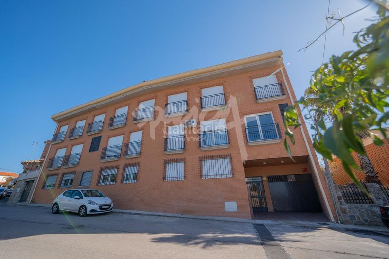 Foto fefb590b-b27e-44c9-a7bf-7a8c363ca7c5. Pis amb calefacció aparcament a Méntrida