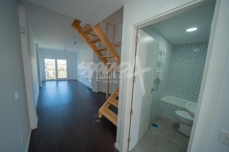 Foto e05f5b51-72b6-43b1-8a0f-726632a9aee6. Pis amb calefacció aparcament a Méntrida