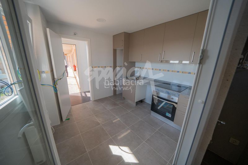 Foto e9a2a40e-f735-4616-9132-5935a1aa280a. Pis amb calefacció aparcament a Méntrida