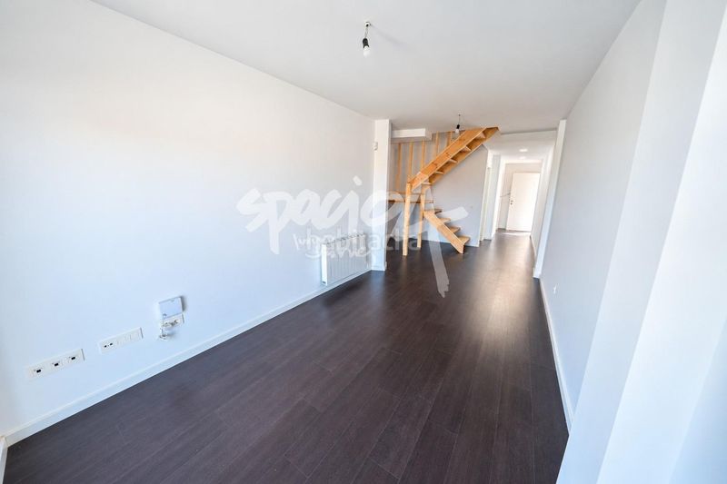 Foto ea5d9010-b8a2-444a-98e0-e0bf91b61bfc. Pis amb calefacció aparcament a Méntrida