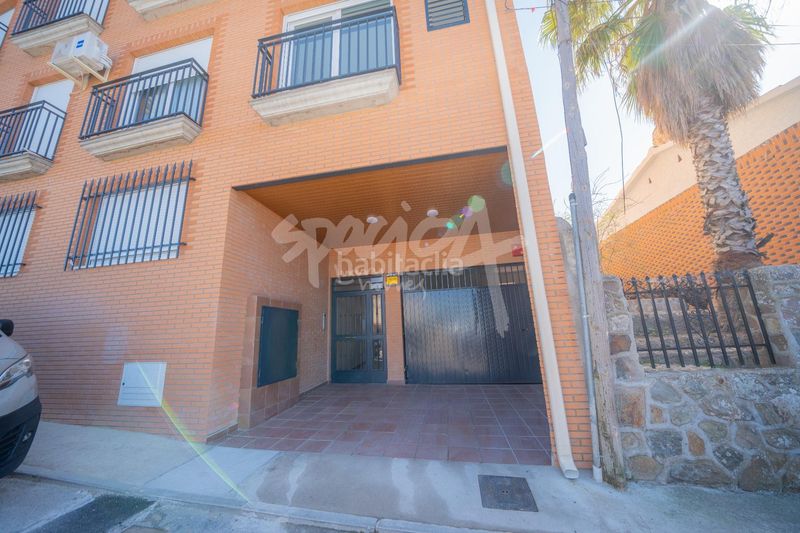 Foto 456a71fc-91f6-42d5-bb9f-819dd59f2a20. Pis amb calefacció aparcament a Méntrida