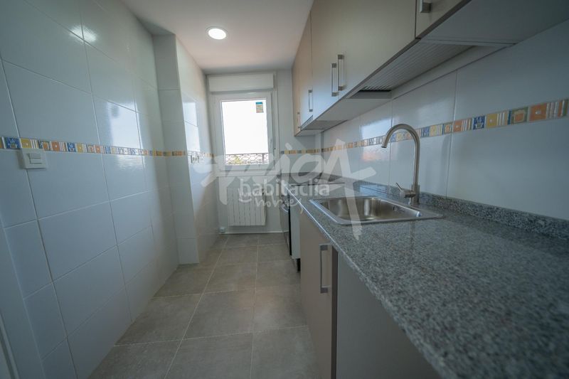 Foto edb5f6b5-d447-4fd5-bca6-bd79b525e35a. Pis amb calefacció aparcament a Méntrida