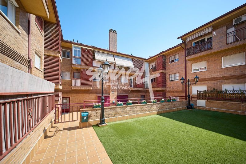 Foto a8ab2cb7-eb1a-4c4b-8f4f-e6da6a72ed5d. Pis amb calefacció aparcament piscina a Casa Amarilla Galapagar