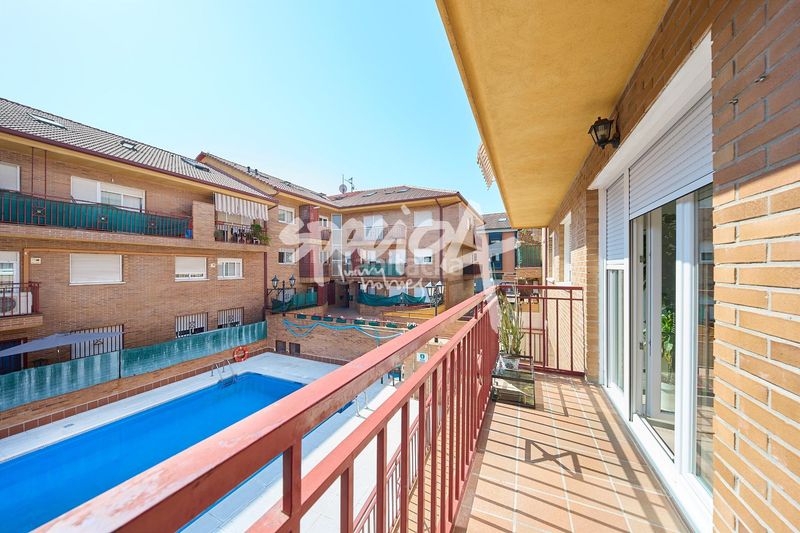 Foto c70f48bc-f6e6-4084-a580-660bca5cd510. Pis amb calefacció aparcament piscina a Casa Amarilla Galapagar