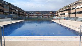 Rent Flat  Calle calle mercedes formica. Un bajo con jardín para disfrutar de cada estación del año en el