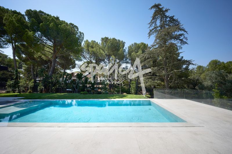 Foto faf4c7ad-d809-4af9-805b-4701e1bd598a. Xalet amb calefacció aparcament piscina a Valdepastores-Las Encinas Boadilla del Monte