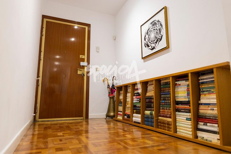 Foto c3ba439b-f68d-4fb5-b30e-ace4504057c1. Pis a calle quintana 9 a Argüelles Madrid