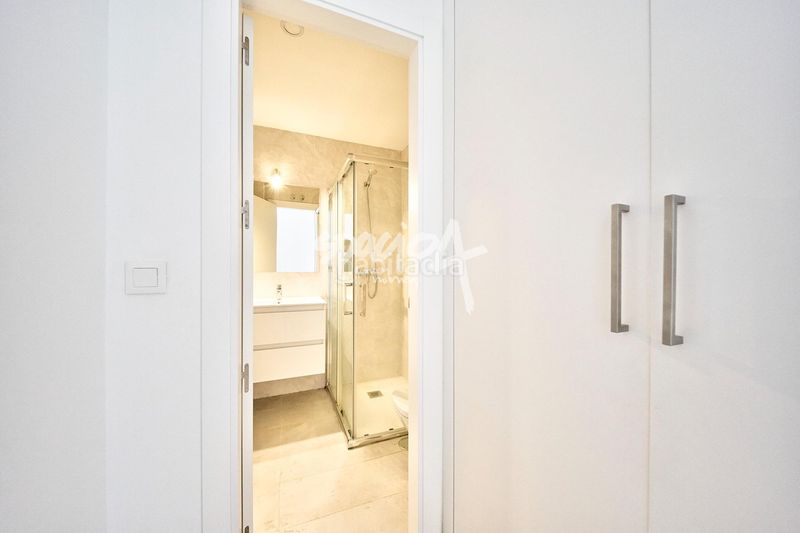 Foto 7768418b-3382-43d0-9168-96a1bc4fec8c. Apartament amb calefacció aparcament piscina a Buena Vista Madrid