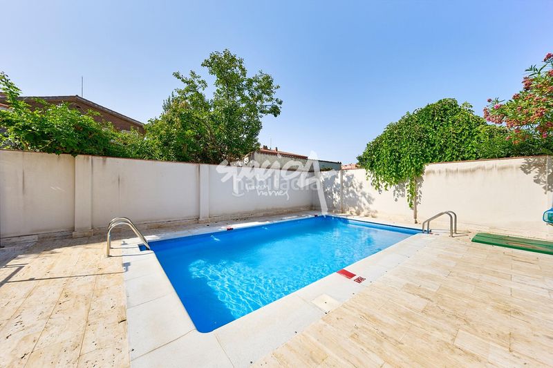Foto 8eb5795d-38f4-45e6-afe8-f56ae15cea54. Apartament amb calefacció aparcament piscina a Buena Vista Madrid