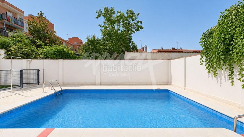 Foto bd187723-7cf0-4f36-ad0d-d12b3a1af917. Loft amb calefacció aparcament piscina a Buena Vista Madrid