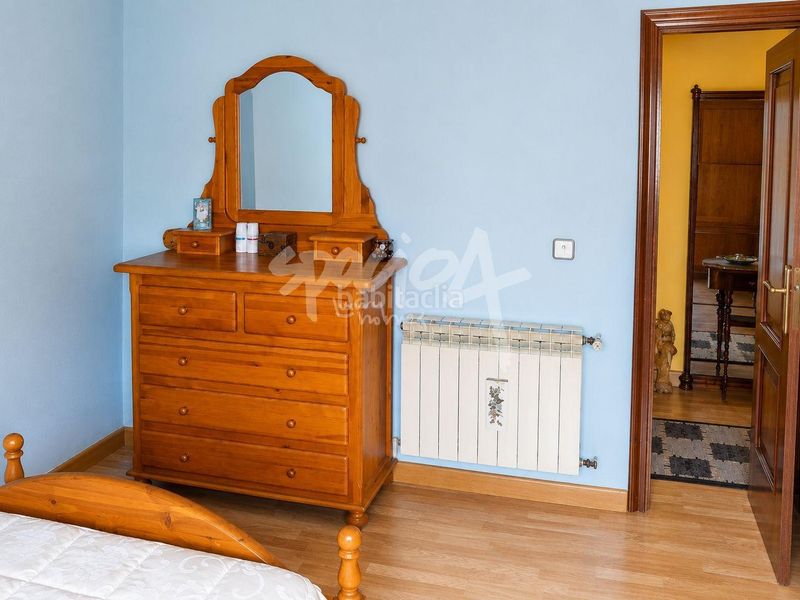 Foto 172b1b80-e16c-4bcd-8bcf-83b5aacfed83. Casa amb calefacció a Área Rural Sur Ponferrada