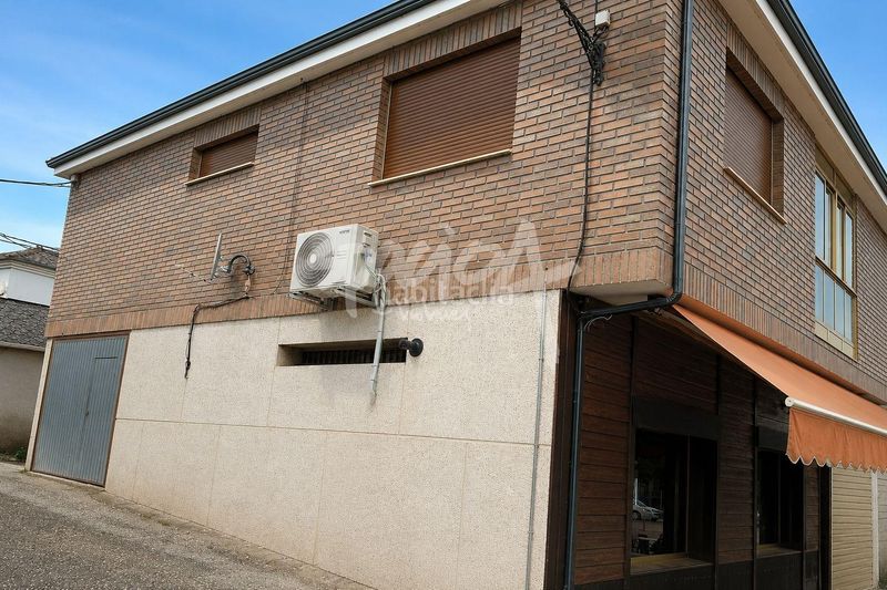 Foto 3e5409aa-00a7-4dd2-95d1-07cca21b1c32. Casa amb calefacció a Área Rural Sur Ponferrada