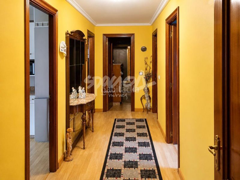 Foto 435e437d-fe68-473b-a994-dc15d74ea210. Casa amb calefacció a Área Rural Sur Ponferrada