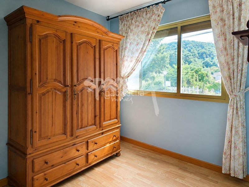 Foto e321ef55-5a84-4f6c-b891-22bb2b682cc9. Casa amb calefacció a Área Rural Sur Ponferrada
