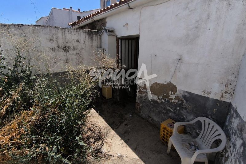 Foto 2390d7d4-5fa7-4632-b31e-f600777d94f7. Casa adossada a Madroñera
