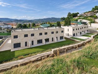 Casa bifamiliare in Calle illa de ons-san salvador 0. Obra nueva en venta en a caeira, poio, pontevedra