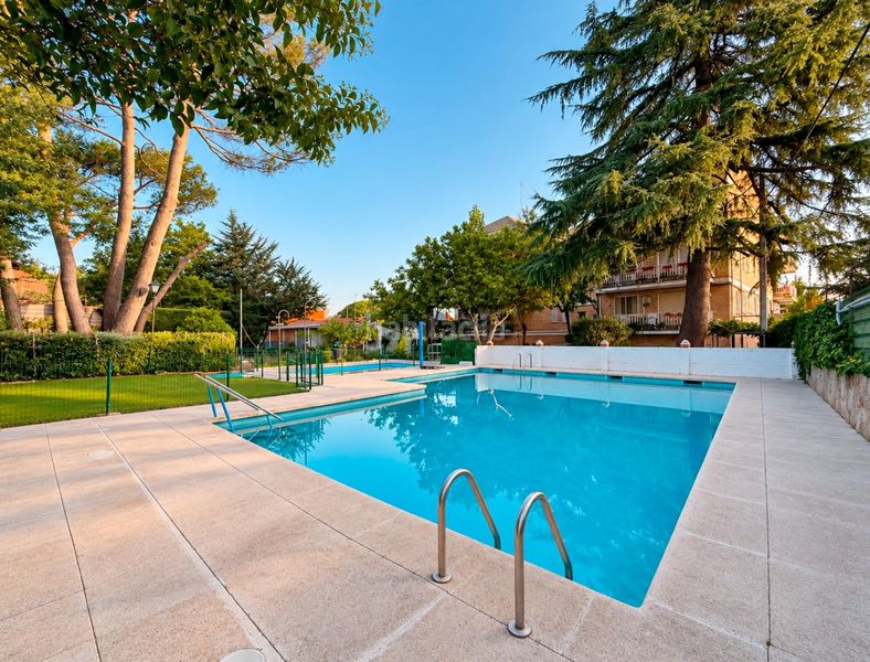 Foto 4be6eea0-f51d-4ac2-9bce-6b587c06d982. Lloguer pis amb aparcament piscina a La Canaleja Galapagar