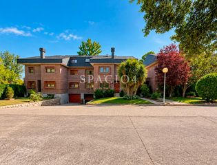 Maison jumelée  Sauces. Chalet en venta en montepríncipe, boadilla del monte