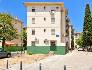 Appartement  Luis ortiz muñoz 8. Piso en venta en sevilla okupado