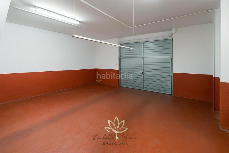 Foto 1d61cf8b-89e1-42b4-a365-8ce9e0a6ef97. Casa adossada amb aparcament a les botigues de Sitges Sitges