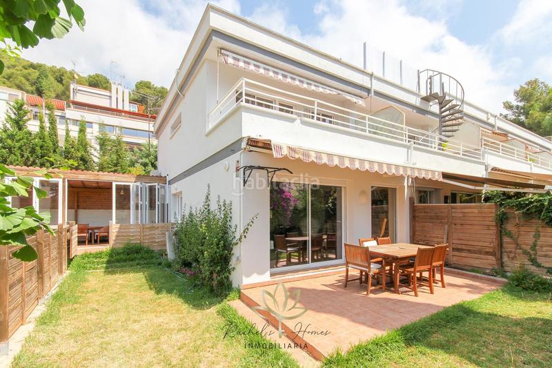 Foto 91327b34-a4bb-455d-9412-b4a3e0c58fb2. Casa adossada amb aparcament a les botigues de Sitges Sitges