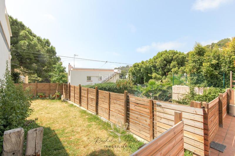 Foto 92c68284-7d81-48eb-86a0-ccac2d517667. Casa adossada amb aparcament a les botigues de Sitges Sitges