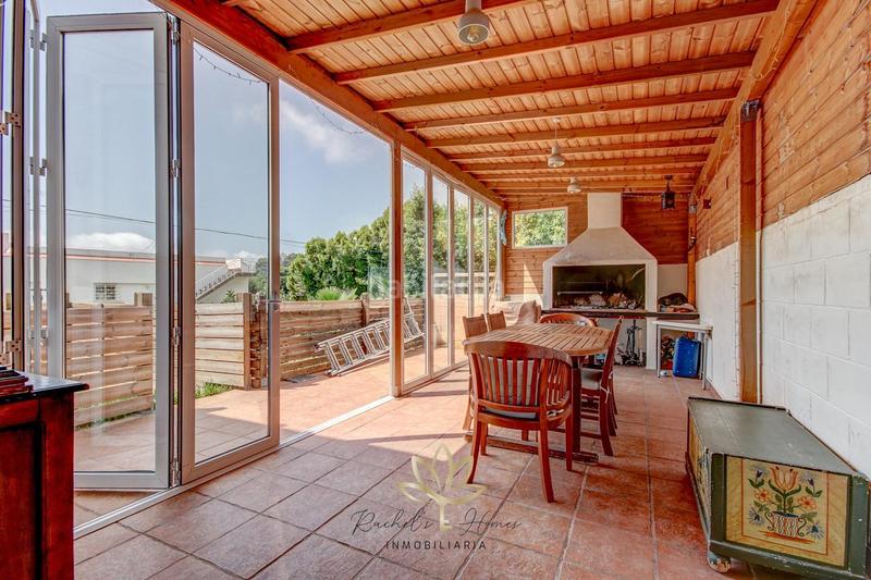 Foto b294c10a-ee27-49a5-8954-a89cba987253. Casa adossada amb aparcament a les botigues de Sitges Sitges