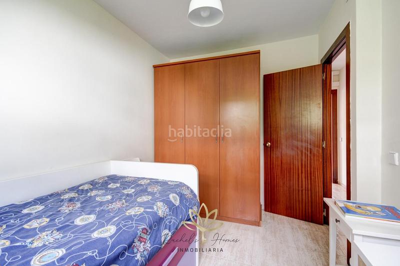 Foto f274b0f6-f1ea-4c1f-933f-0adf651ab8f7. Casa adossada amb aparcament a les botigues de Sitges Sitges
