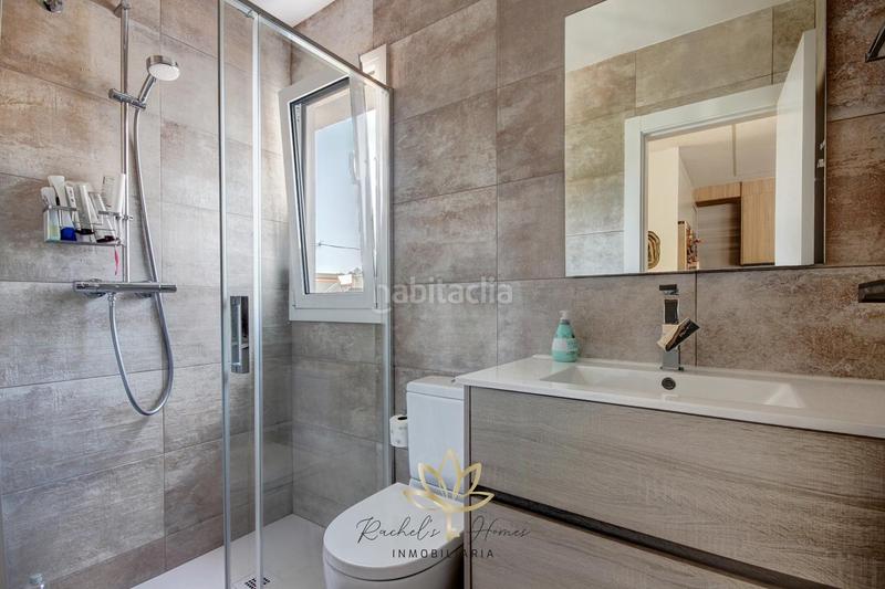Foto f4ff6c14-8b79-4bd4-8772-689bd89e64cf. Casa adossada amb aparcament a les botigues de Sitges Sitges