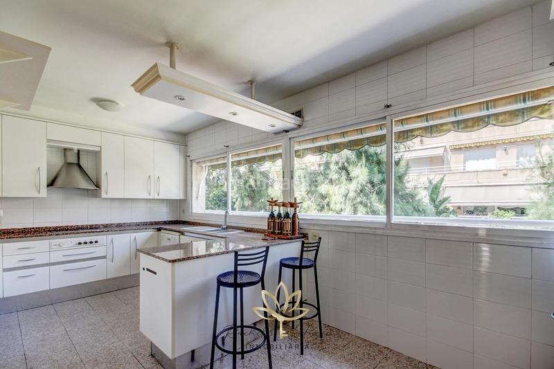 Foto b427f089-832e-4107-91fd-fcbdeb1bdf49. Casa adosada adosada en Can Bou en Can Bou Castelldefels