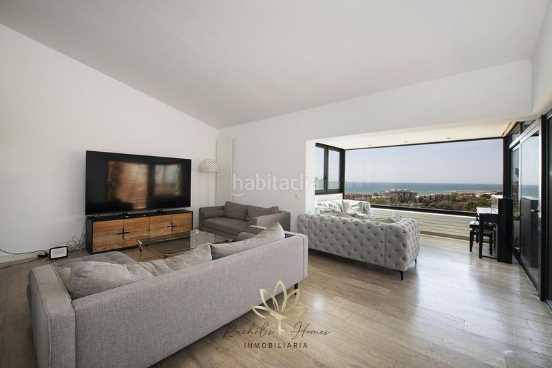 Foto 5ede1c42-76b8-409a-ba77-26f7e04bdee0. Casa con riscaldamento parcheggio piscina in les botigues de Sitges Sitges