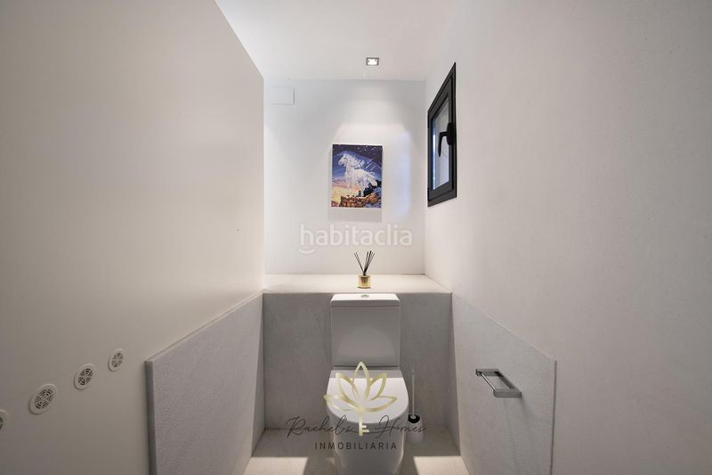 Foto a140588f-d0c8-4357-a7fd-9a8b9632d833. Casa con riscaldamento parcheggio piscina in les botigues de Sitges Sitges