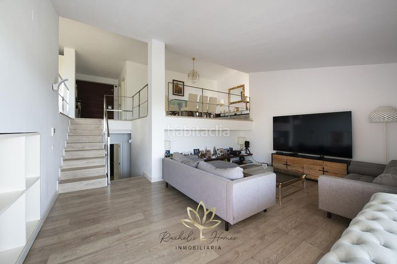 Foto f1cc8709-b1d6-4e3b-bd5b-f13683243de4. Casa con riscaldamento parcheggio piscina in les botigues de Sitges Sitges