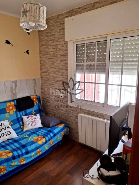 Foto 4115366e-de59-4375-94c5-6f31beb6f9cc. Casa aparellada amb calefacció aparcament piscina a Castelldefels